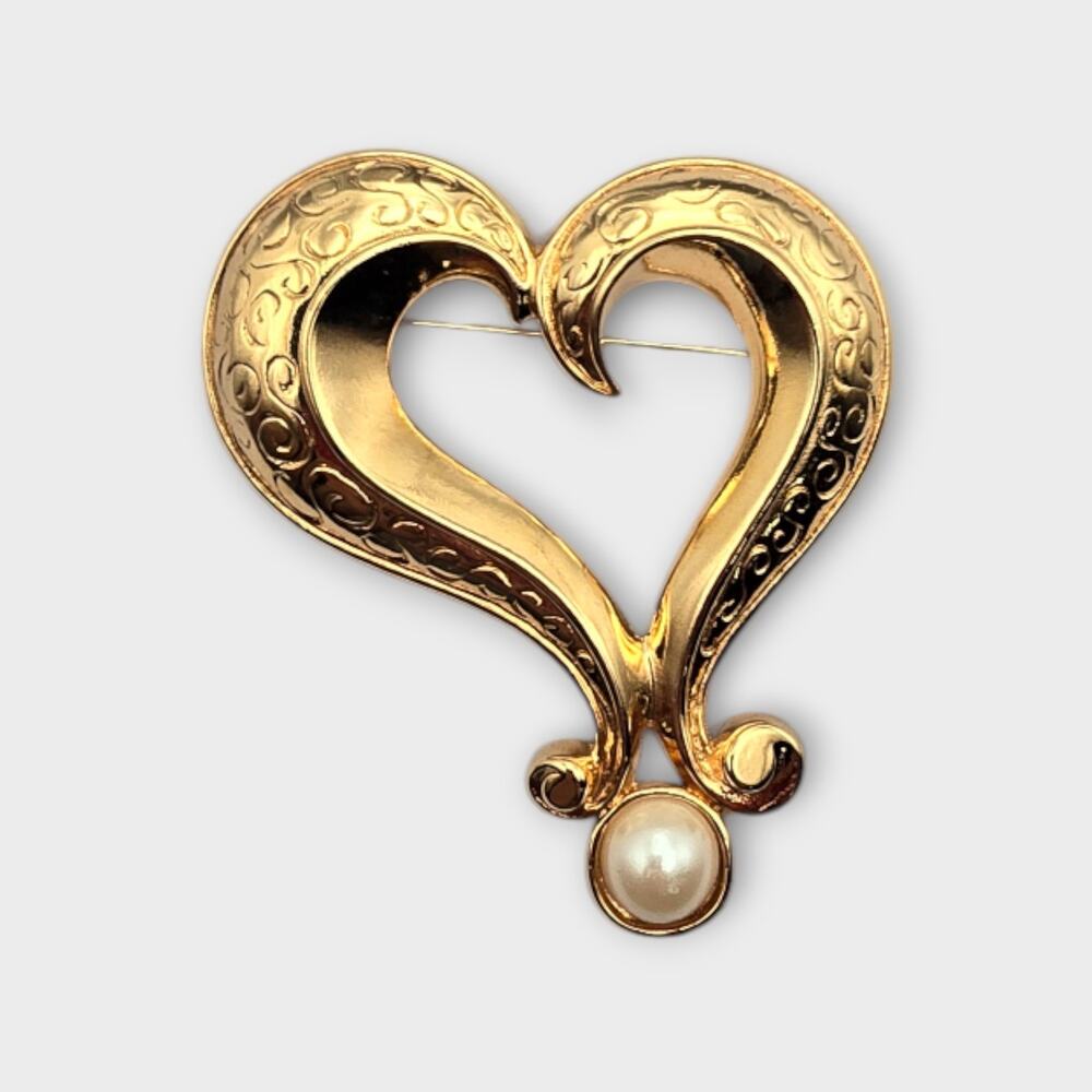 Avon Heart Brooch Gold Scroll Pin Faux Pearl Romantic Heirloom